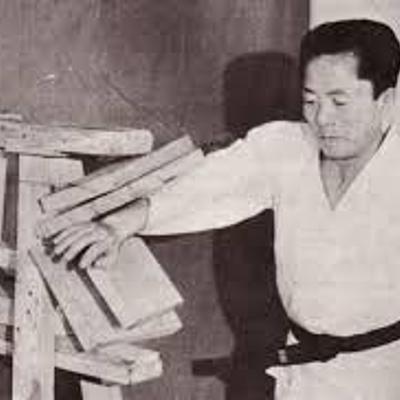 Timeline: Vida de Choi Hong Hi