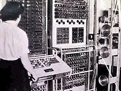 LA COMPUTADORA. Alemán Gottfried Wilhelm Leibniz