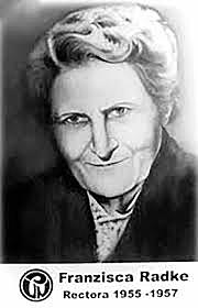 Radker tuvo que  viajar a Alemania y se cerró la escuela