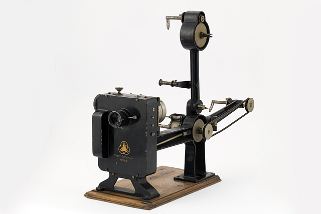Cinematógrafo- Hermanos Lumière (Francia)