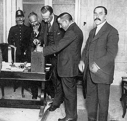 |Primeras elecciones