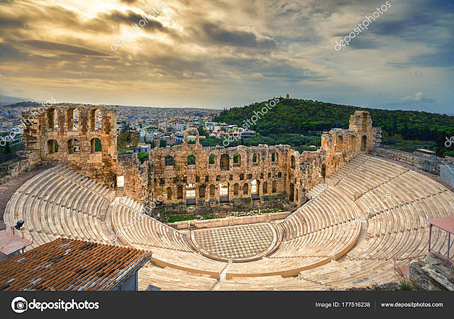 ¿Donde surgió el teatro ?