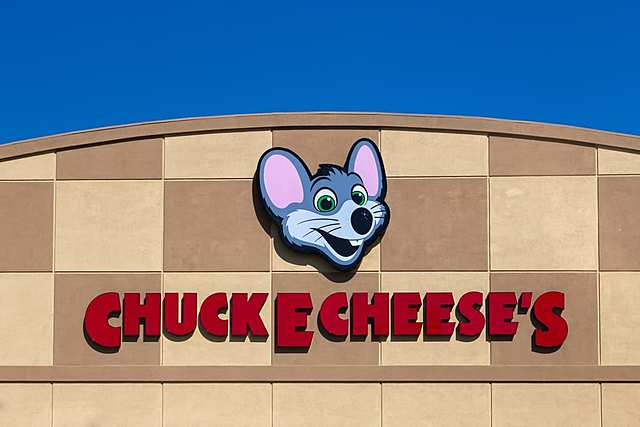 Chuck E Cheese's Opens