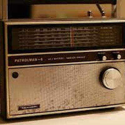 Timeline: La Radio