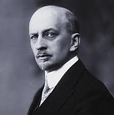 Ivan Ilying "La conciencia es precindida por el mas vano recuerdo de lo que es y lo que no"