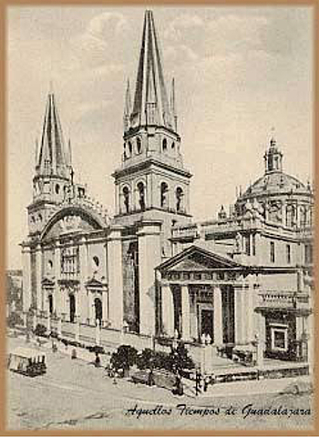 Se construye iconos arquitectónicos del clérigo y se fundamenta la evangelización