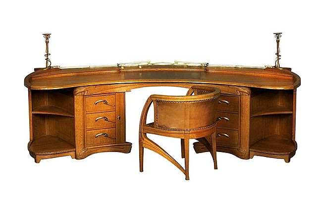 Kidney shaped desk