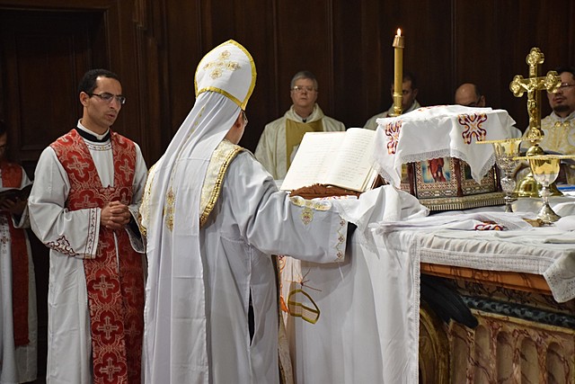 1996: Aplicación de normas litúrgicas.