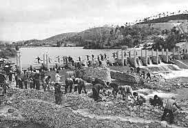 Det store spring fremad indledes, resultere i hungersnød