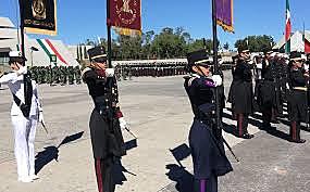 1ra mujer en el servicio activo del ejercito