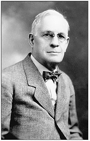 Arthur Loomis chosen to design the new Carnegie library.