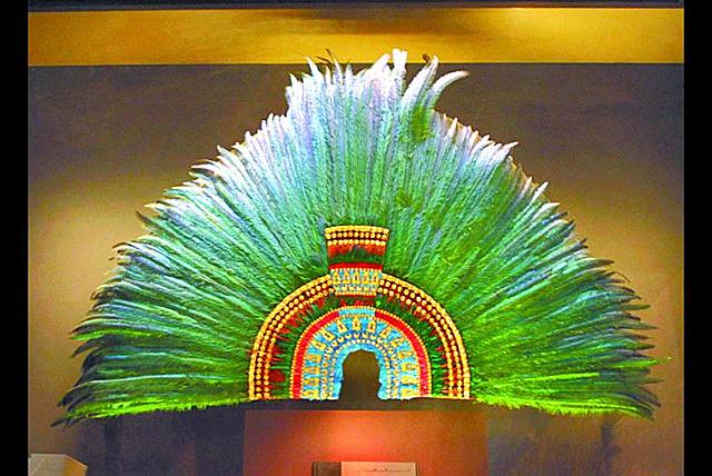 Textil y arte plumario