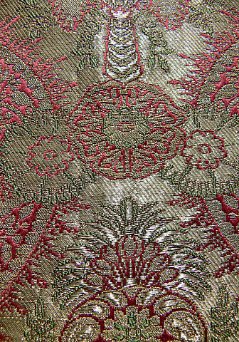 Bordados, brocados, damascos y ostentación