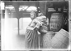 Polly gets pregnant with her third child