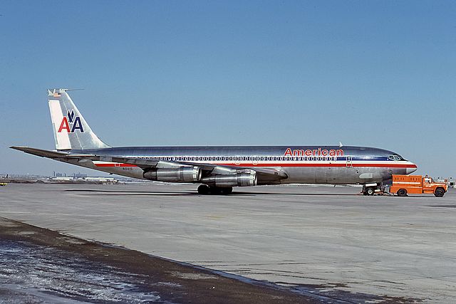 Entra al servicio el Boeing 707.