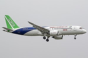 Comac C919 en su primer vuelo