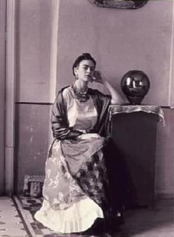 Frida se hizo un profesora de arte a la escuela Esmeralda