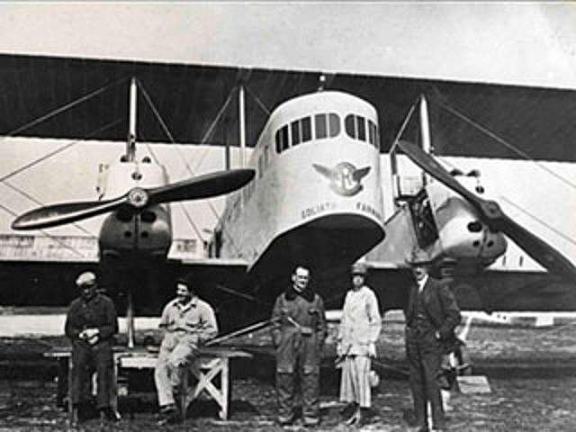 Primer vuelo comercial nocturno