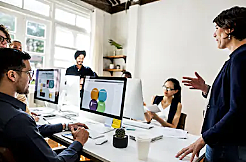 Slosser habla de Objetos de Contenido Compartibles.