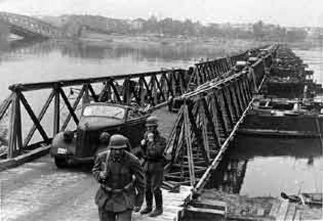 Germany invading poland