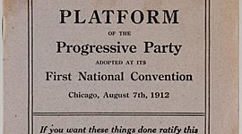 Timeline: Mediante la aplicación del programa político conocido como New Deal, sacó a Estados Unidos de la gran depresión económica originada por la crisis del 29, en el año 1912.