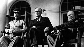 Timeline: Aún afectado por la enfermedad, Franklin salió de su retiro para el cargo de gobernar New York, ganando la elección con un importante éxito, a partir de 1938