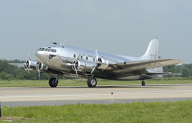 primer avión comercial con cabina presurizada