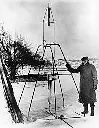 Robert Goddard launches 1st successful liquid fuel rocket