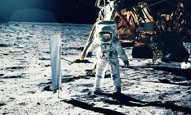 TRASMISIÓN DESDE LA LUNA