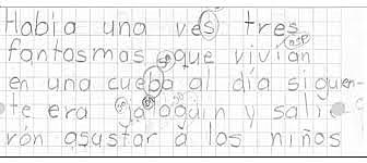 Transcripción a mano de libros de estudio en la biblioteca municipal