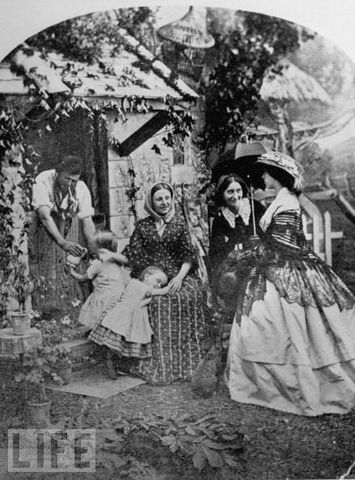 British laborers declare a general strike