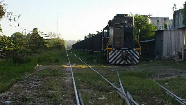 Se concluyen las vías férreas con destino a Izamal