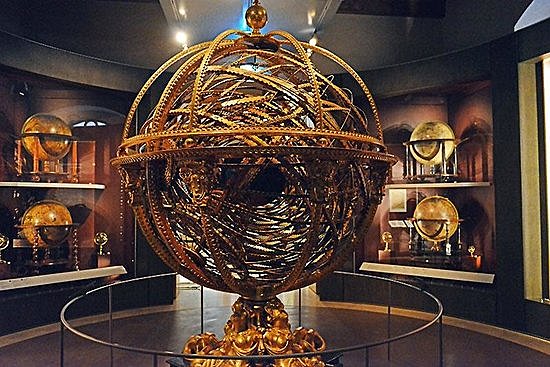 Leonardo went back to Florence