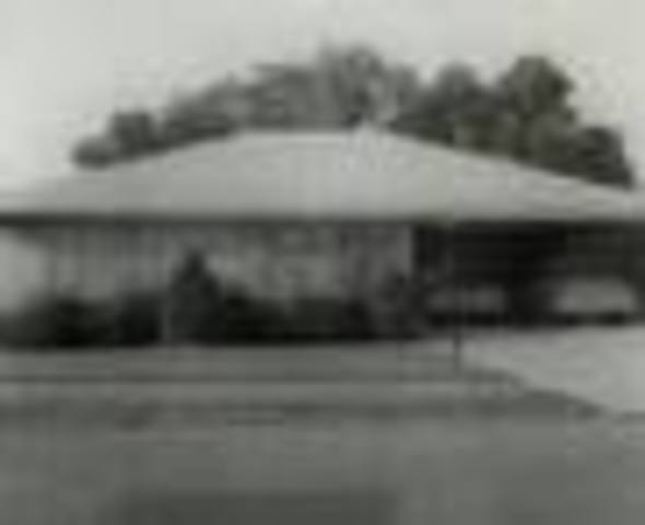 melba turned the ccorner near the Bateses home.