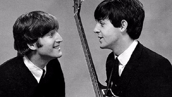 John Lennon conoce a Paul McCartney