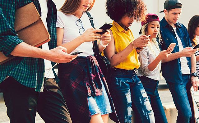 Nuevas Generaciones.