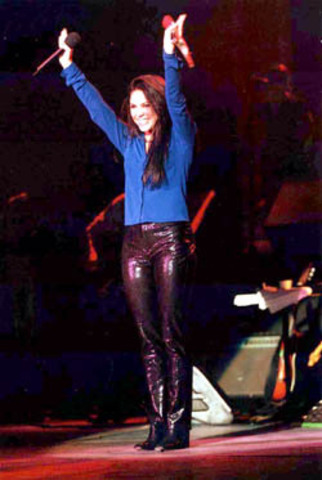 Primera Gira: Tour Pies Descalzos