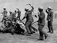 Severa represión contra la izquierda