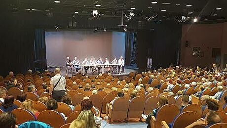 Celebración de una asamblea de vecinos