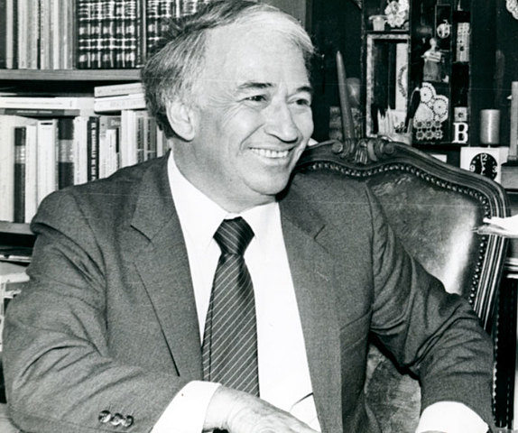 Belisario Betancur intenta conciliar