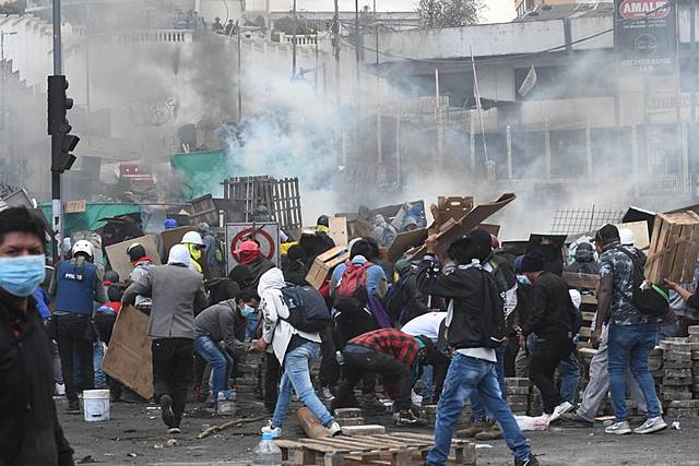 Indígenas refugiados en las universidades