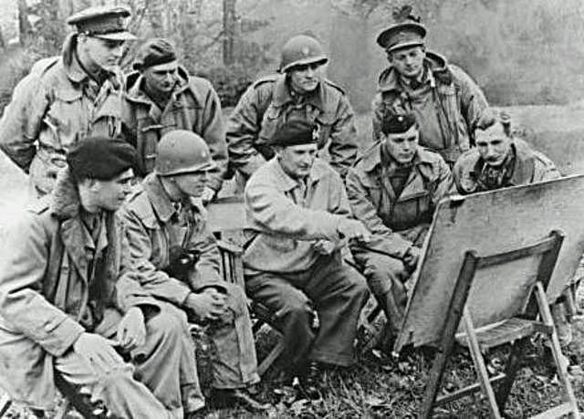 Años 40s: II Guerra Mundial, formación militar