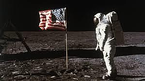 Neil Armstrong llega a la Luna