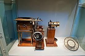 HISTORIA DEL VIDEO BEAM.   ZOOPRAXISCOPE