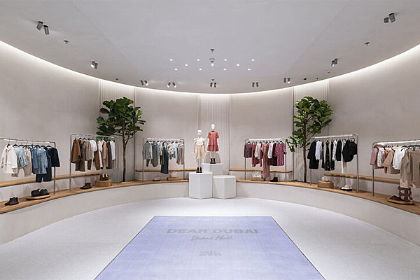 2013 ABRE NUEVA TIENDA  FLASGHIP