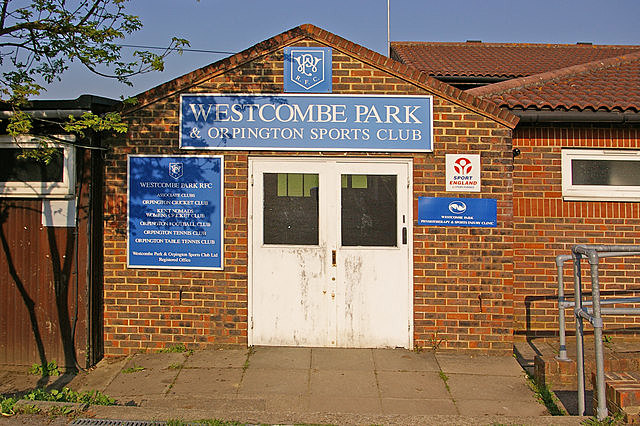 Clubhouse move to Goddington Dene 1990