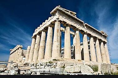 LOS GRIEGOS Siglo V A.C .Para los griegos lo más importante era la Polis, que hoy en día es el Estado  donde gozaba de la libertad de expresar sus ideas.