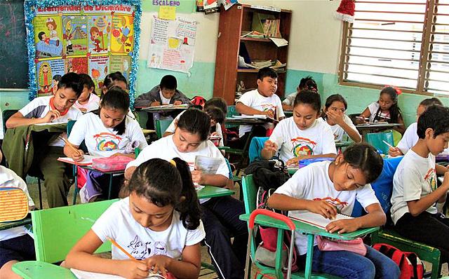 Yesica ingreso a la primaria en la Escuela José Eustasio Rivera en Morelia