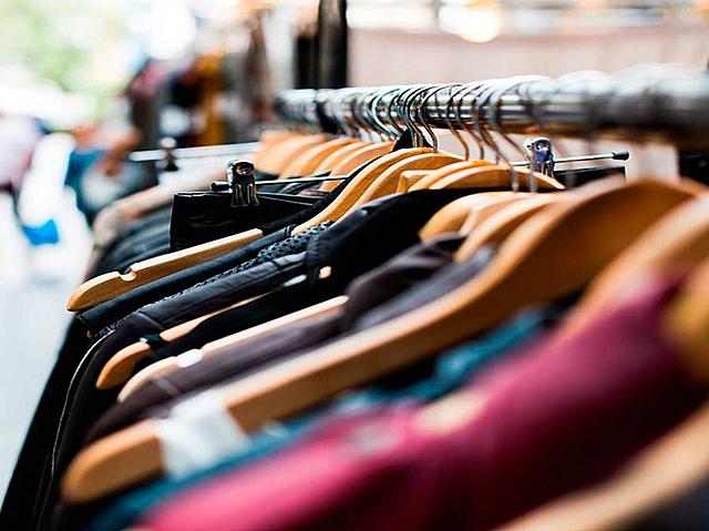 Correlates of Fashion Leadership: Implications for Fashion Process Theory - Schrank y Gilmore