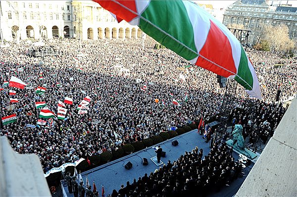 Jelentős ellenzéki tüntetés